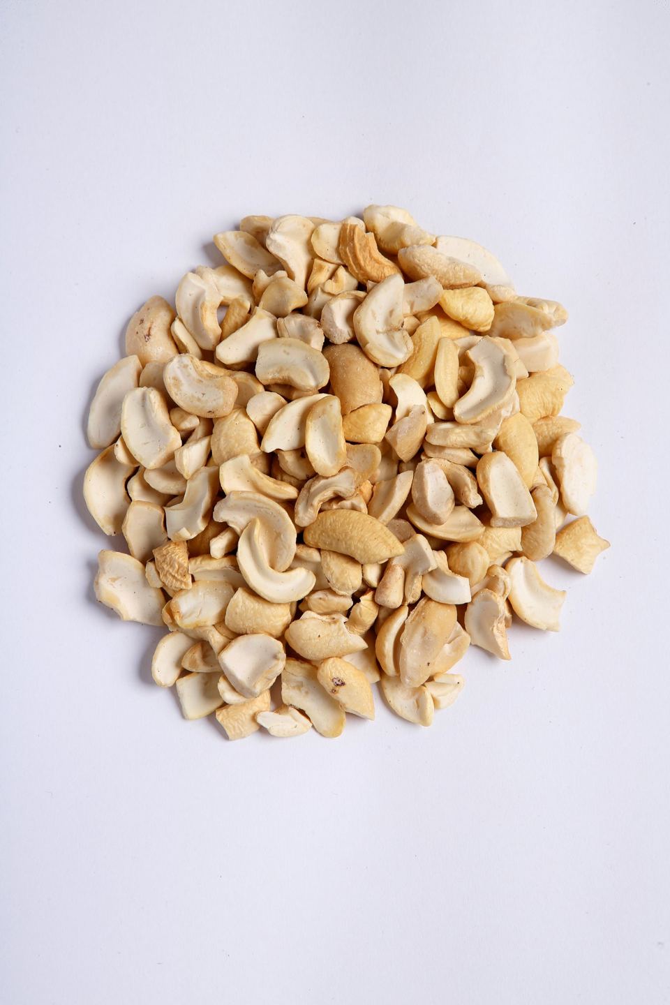 Cashew pieces